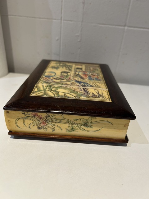 古玩雜項嵌繪人物花鳥紋梳妝盒真品鑒賞圖