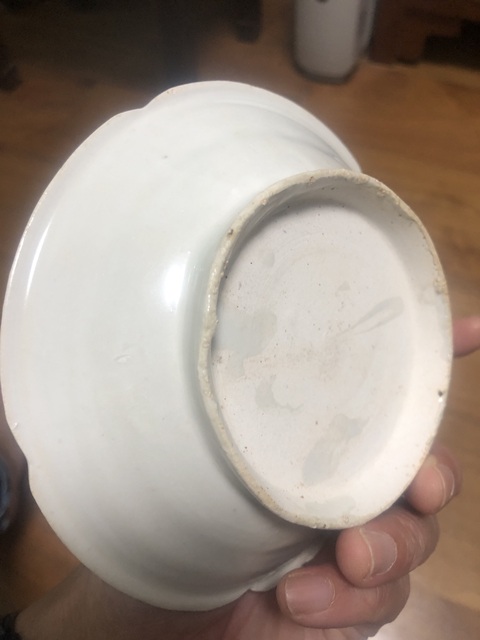 古玩陶瓷白釉花口碗17/12/2025拍賣，當前價格5800元