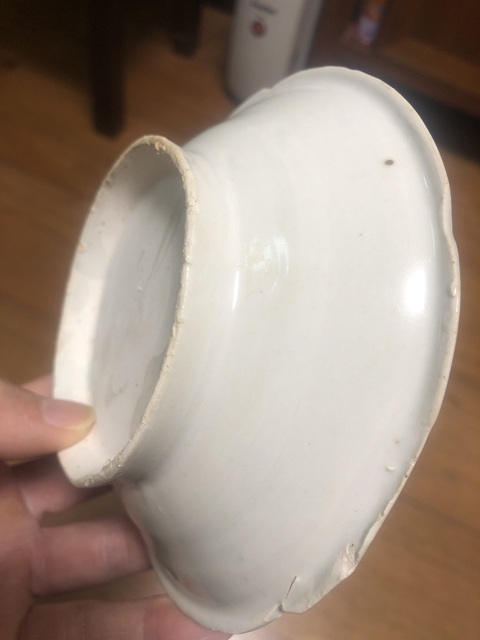 古玩陶瓷白釉花口碗17/12/2025拍賣，當前價格5800元