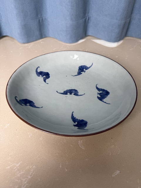 古玩陶瓷清乾隆 二級官豆青青花云蝠紋大盤真品鑒賞圖