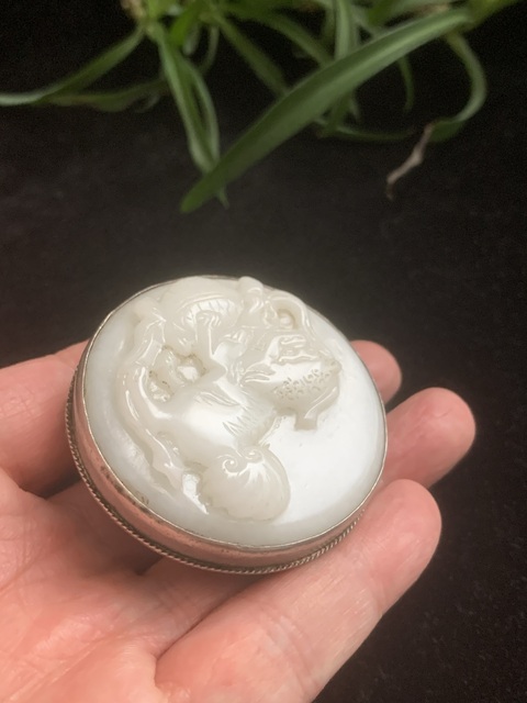 古玩玉器和田玉“獅子繡球”帶穿真品鑒賞圖