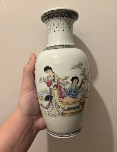 古玩陶瓷粉彩人物故事瓶真品鑒賞圖