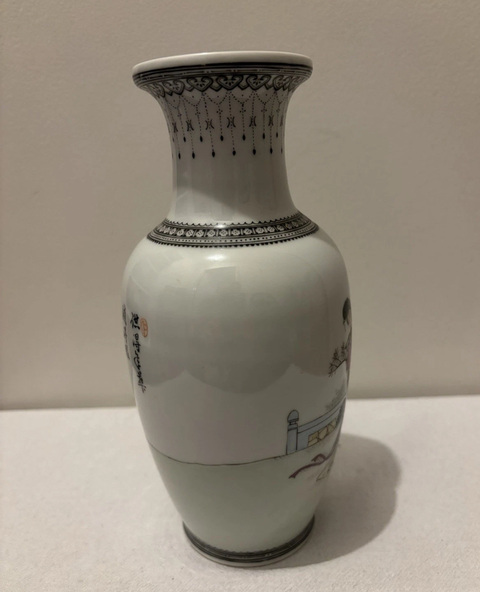 古玩陶瓷粉彩人物故事瓶真品鑒賞圖