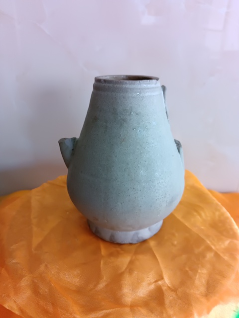 古玩陶瓷館藏級珍品南宋官窯低齡頭青釉執壺拍賣，當前價格99800元