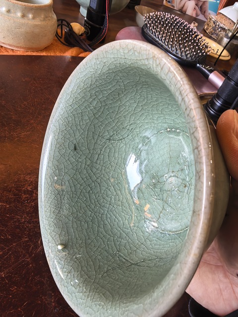 古玩陶瓷龍泉青瓷刻魚紋茶碗真品鑒賞圖