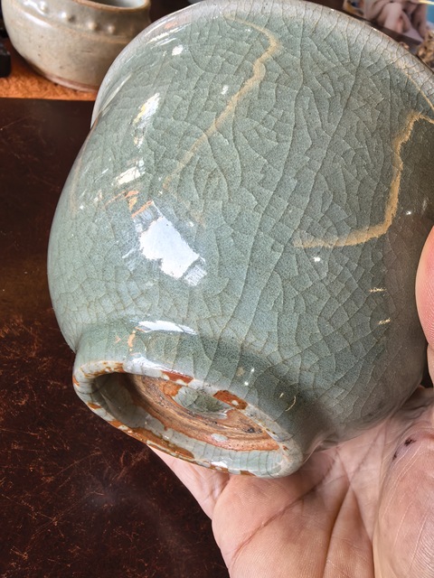 古玩陶瓷龍泉青瓷刻魚紋茶碗真品鑒賞圖