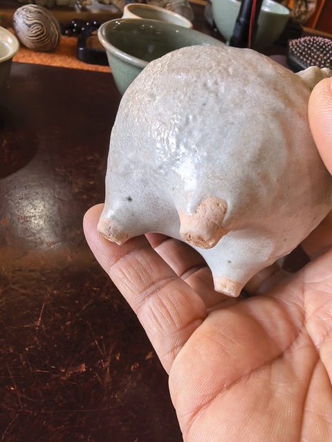 古玩陶瓷卵白釉雙耳三足爐真品鑒賞圖