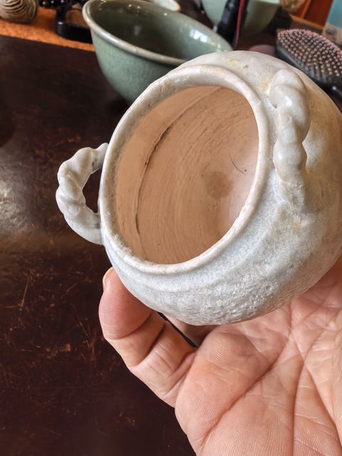 古玩陶瓷卵白釉雙耳三足爐真品鑒賞圖