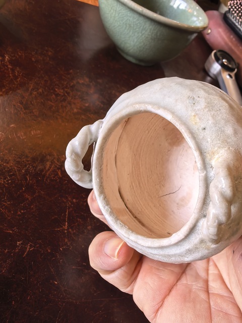 古玩陶瓷卵白釉雙耳三足爐真品鑒賞圖