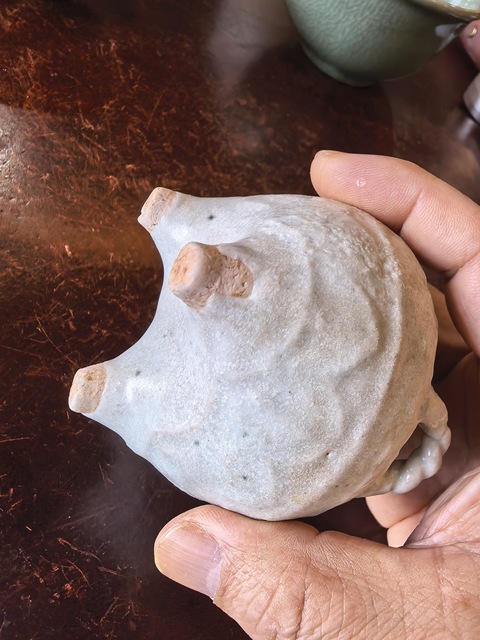 古玩陶瓷卵白釉雙耳三足爐真品鑒賞圖