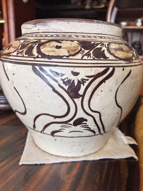 古玩陶瓷磁州窯系鶴壁窯白地褐彩花卉罐真品鑒賞圖