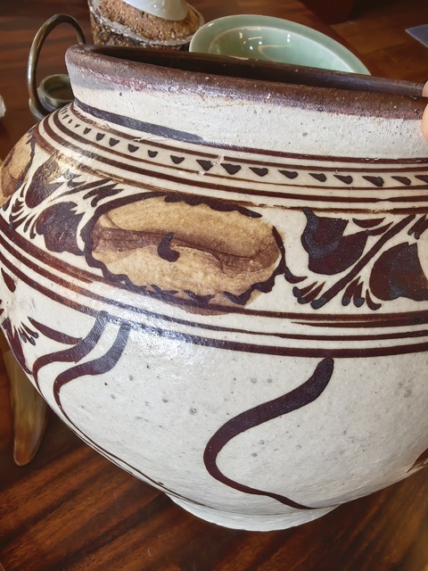 古玩陶瓷磁州窯系鶴壁窯白地褐彩花卉罐真品鑒賞圖