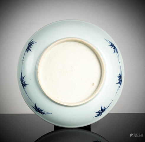 古玩陶瓷松鹿紋青花盤真品鑒賞圖