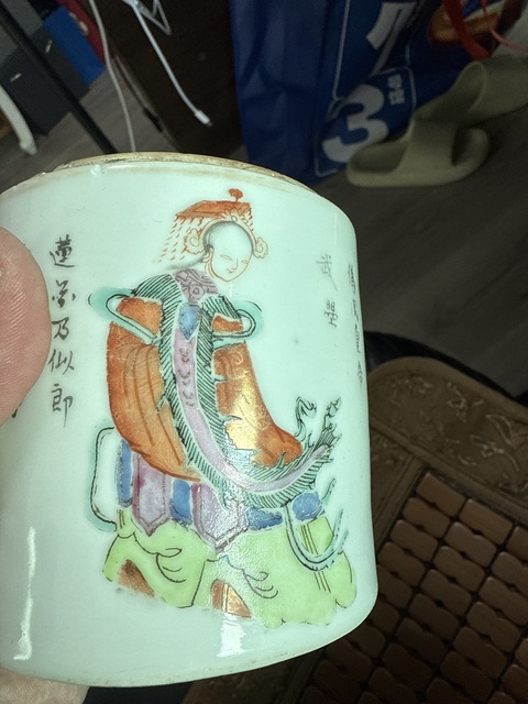 古玩陶瓷粉彩無雙譜人物蓋缸真品鑒賞圖