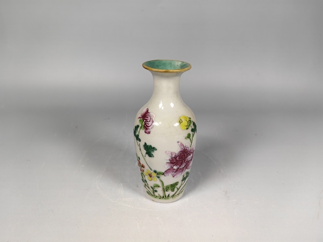 古玩陶瓷清中粉彩花卉紋觀音瓶真品鑒賞圖