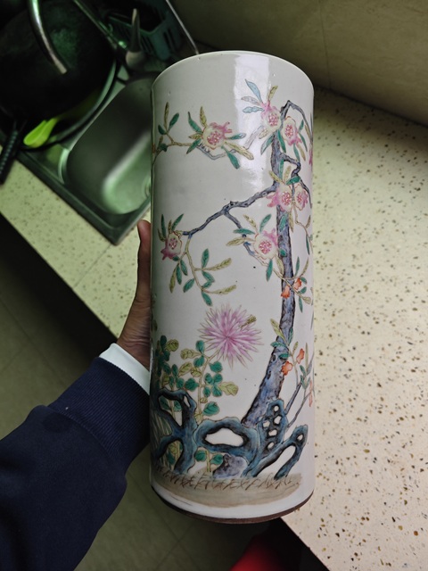 古玩陶瓷粉彩花卉紋帽筒真品鑒賞圖