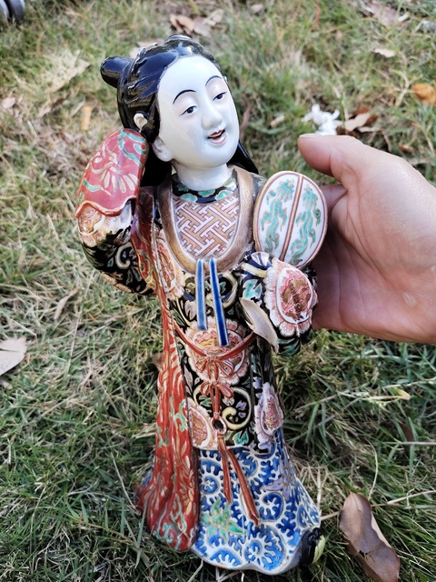 古玩陶瓷粉彩人物瓷像（日本）真品鑒賞圖