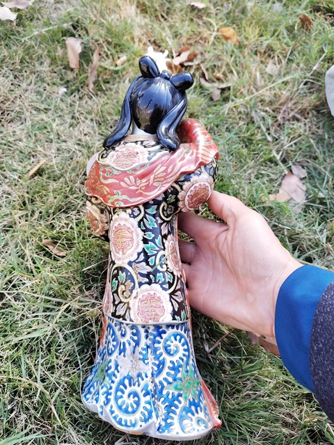 古玩陶瓷粉彩人物瓷像（日本）真品鑒賞圖