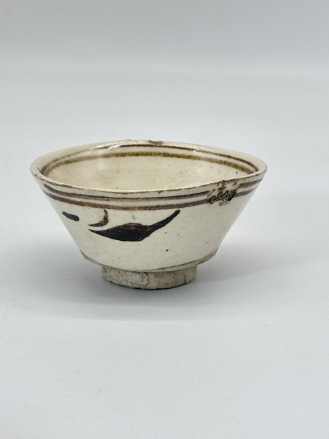 古玩陶瓷磁州窯白釉褐彩花卉紋碗真品鑒賞圖