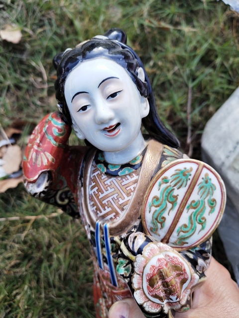 古玩陶瓷粉彩人物瓷像（日本）真品鑒賞圖