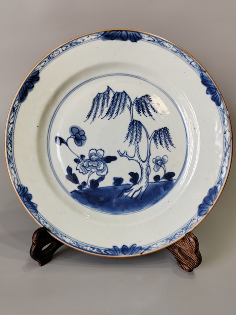 古玩陶瓷青花花卉紋盤真品鑒賞圖