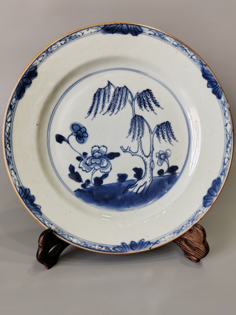 古玩陶瓷青花花卉紋盤真品鑒賞圖