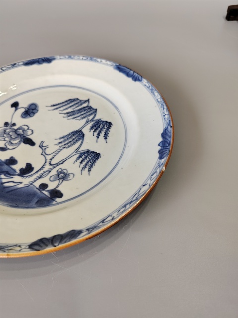 古玩陶瓷青花花卉紋盤真品鑒賞圖