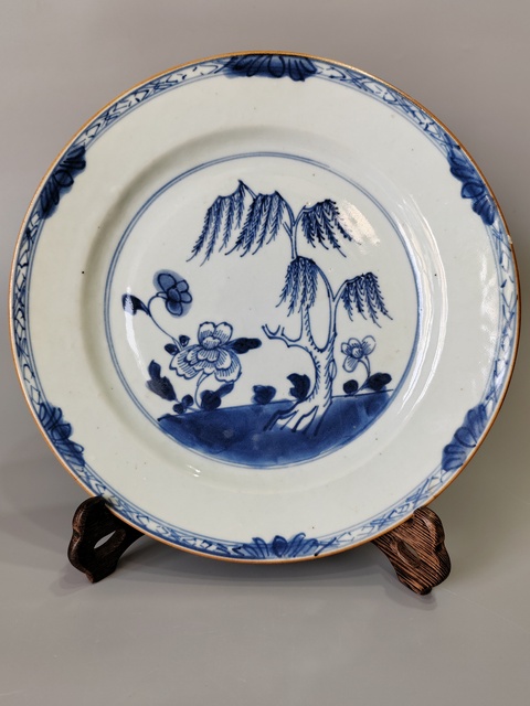 古玩陶瓷青花花卉紋盤真品鑒賞圖