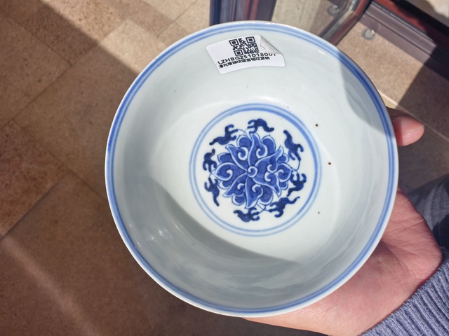 古玩陶瓷青花碗真品鑒賞圖