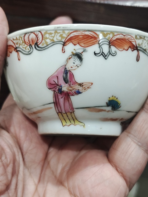 古玩陶瓷乾隆廣彩杯真品鑒賞圖