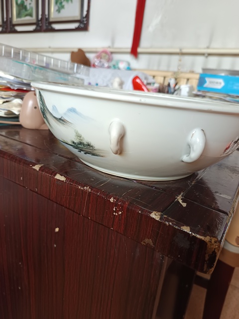 古玩陶瓷山水紋四系蓋盆拍賣，當(dāng)前價格150元