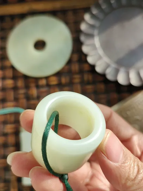 古玩玉器扳指真品鑒賞圖