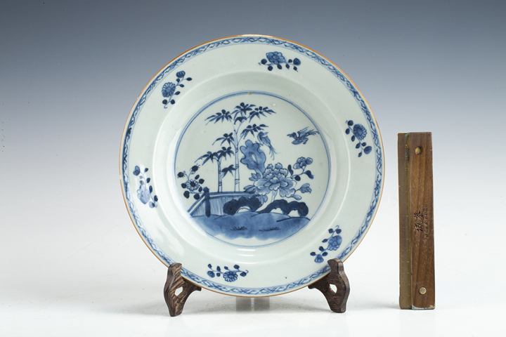 古玩陶瓷清中·青花竹石花鳥紋折沿盤真品鑒賞圖