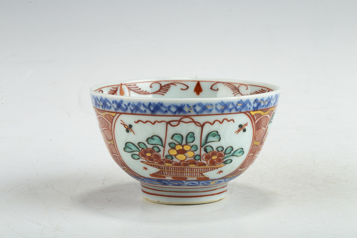 古玩陶瓷康熙·青花五彩開窗山水花籃紋杯真品鑒賞圖