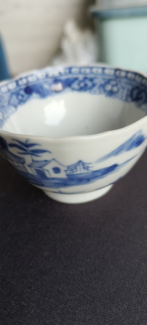 古玩陶瓷山水紋青花杯真品鑒賞圖