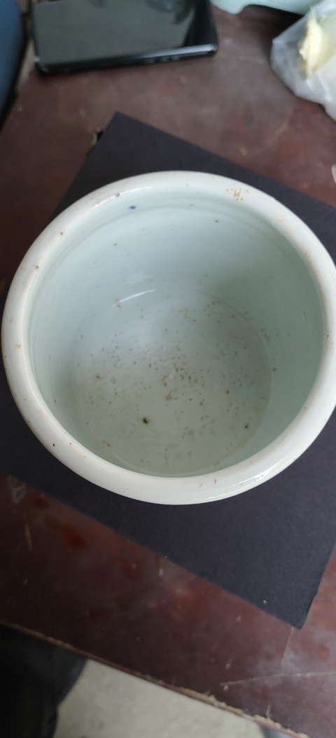 古玩陶瓷纏枝花卉紋青花三足筒式香爐真品鑒賞圖