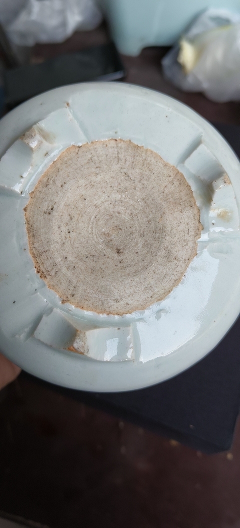 古玩陶瓷纏枝花卉紋青花三足筒式香爐真品鑒賞圖