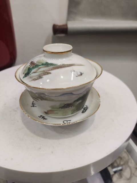 古玩陶瓷民國淺絳彩山水蓋碗真品鑒賞圖