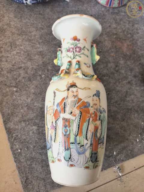 古玩陶瓷粉彩麻姑獻壽圖花口瓶真品鑒賞圖