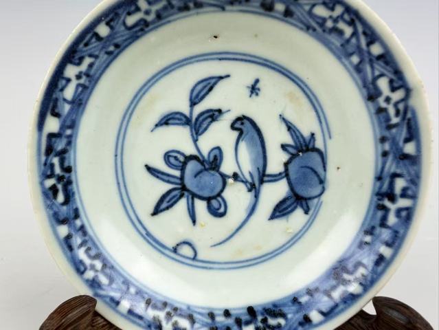 古玩陶瓷明萬歷·青花花鳥瑞果紋盤拍賣，當(dāng)前價(jià)格99元