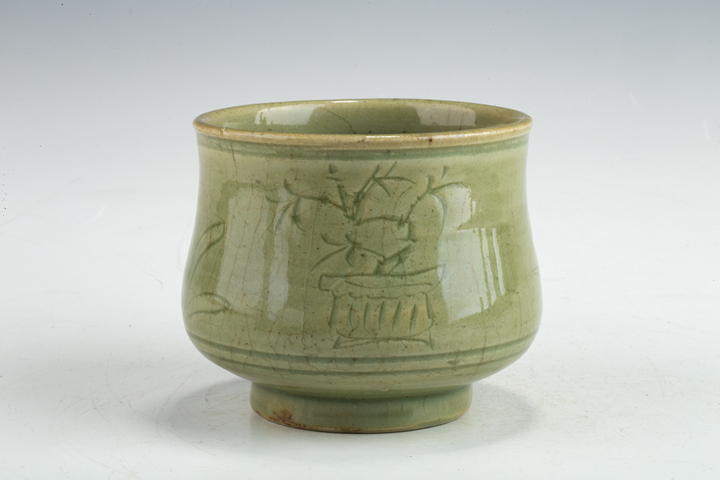 古玩陶瓷明代·青釉刻花卉紋香爐 真品鑒賞圖