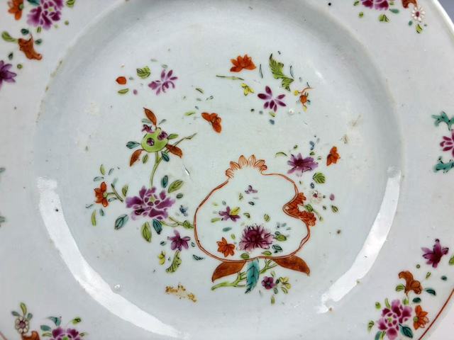 古玩陶瓷清乾隆·粉彩石榴花卉紋盤拍賣，當前價格99元