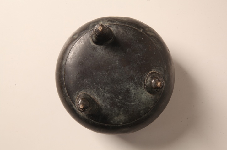 古玩銅器三足鬲式爐真品鑒賞圖