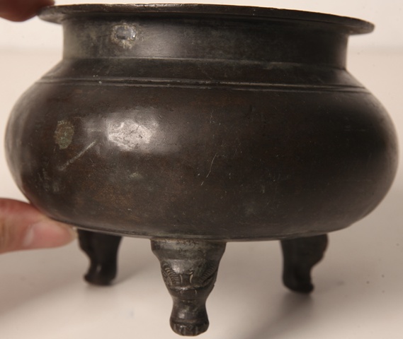 古玩銅器三足鬲式爐真品鑒賞圖