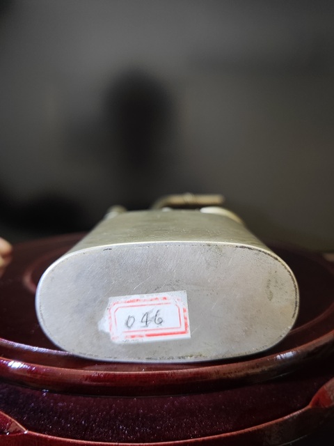 古玩銅器白銅煙壺真品鑒賞圖