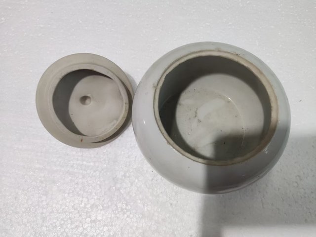 古玩陶瓷晚清白釉蓋罐真品鑒賞圖