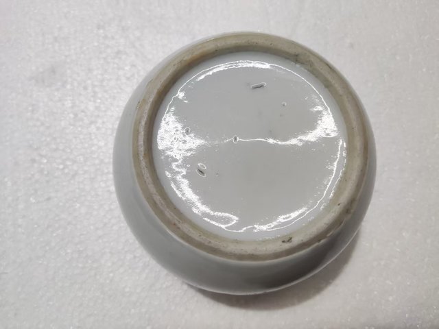 古玩陶瓷晚清白釉蓋罐真品鑒賞圖