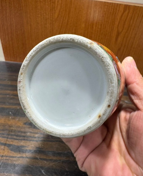 古玩陶瓷廣彩人物雙耳瓶真品鑒賞圖