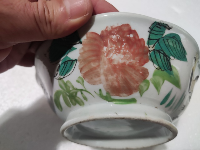 古玩陶瓷民國大雞八角貢碗拍賣，當前價格188元