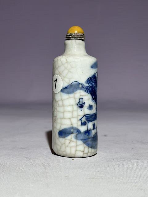 古玩陶瓷青花山水人物鼻煙壺真品鑒賞圖